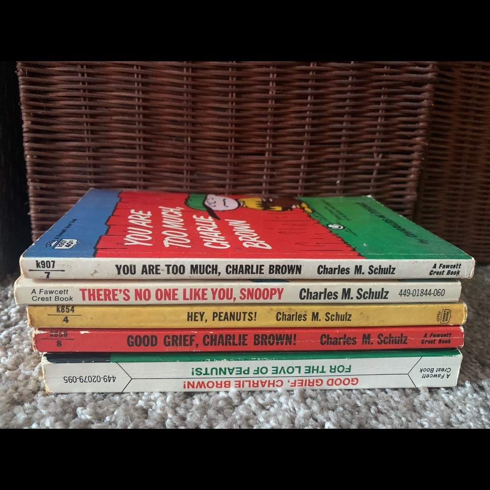 Vintage Peanuts Charlie Brown 5 Comic Book Lot